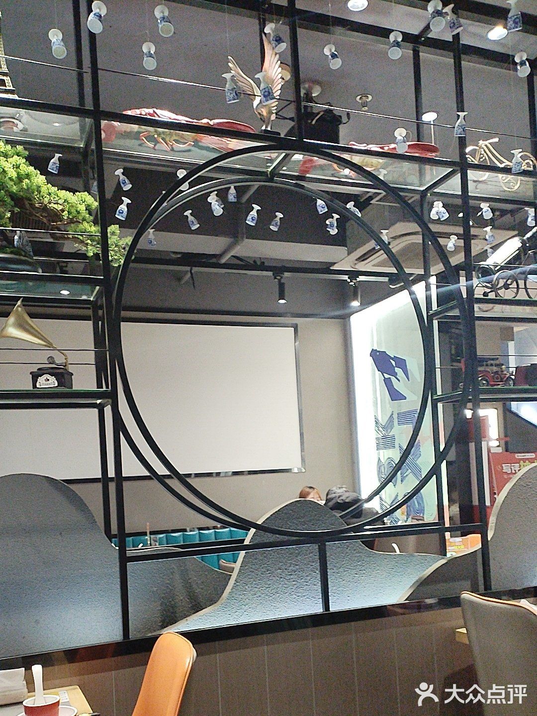 来这边品尝了一下他家的长寿面，还是特别好的