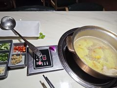 -喃喃椰·糟粕醋·椰子鸡火锅(七堡花园店)