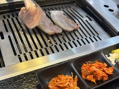 -臻牛烤肉