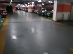 -繁花中心-停车场