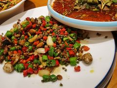 -有红鸡毛店·川菜(建设路店)