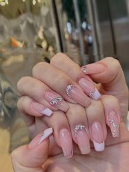 -LISSOM莉森 Nail ·美甲美睫原创定制店