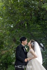 -现代经典婚纱摄影