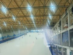 -乔波室内滑雪场