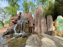 -雪山彩虹谷景区