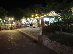 -百里峡七彩艺术小镇