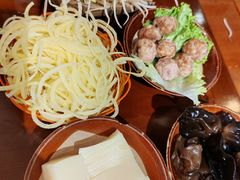 -黔有有贵州酸汤夺夺粉火锅(五味十字店)