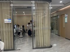 -上海大学附属上海和平眼科医院