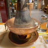 真的太爽了 锅底简简单单的葱姜蒜 煮出来的肉很清香