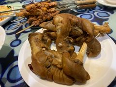 撒拉人家炖羊蹄-撒拉花儿·新疆菜·清真(太阳宫店)