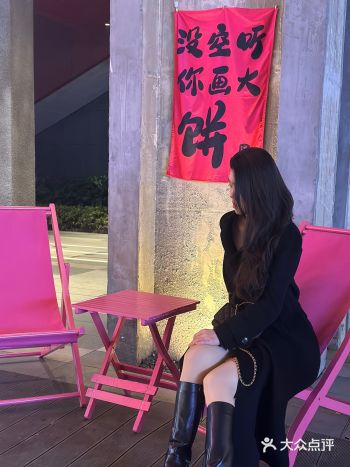 运河汇开可丽饼啦～ 圣诞氛围拉满 ‍门口圣诞老人也太