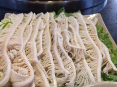 -茅草房·河畔园林火锅