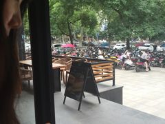 -星巴克(洛阳中州路王府井店)