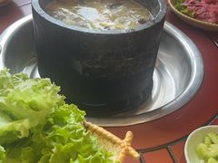 -鲁朗纳麦石锅鸡庄园