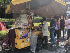 -詹爷爷乌节路街头冰淇淋