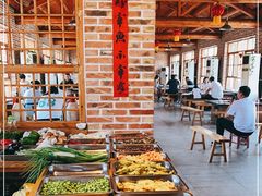 自助取餐区-白洋淀锅里口灶台鱼