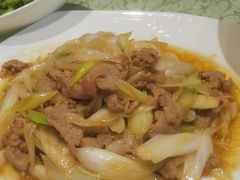葱爆羊肉-食神酒店(长虹路店)