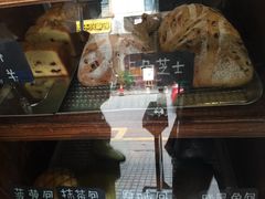 面包甜点陈列柜-Juicy Bakery(大学路店)