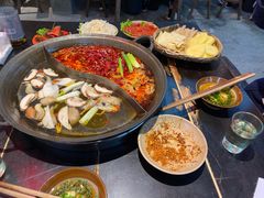-四小区火锅·巷子里的重庆火锅(花照壁店)