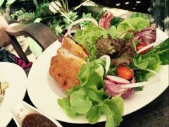 炸猪排沙拉-Fern Forest Cafe