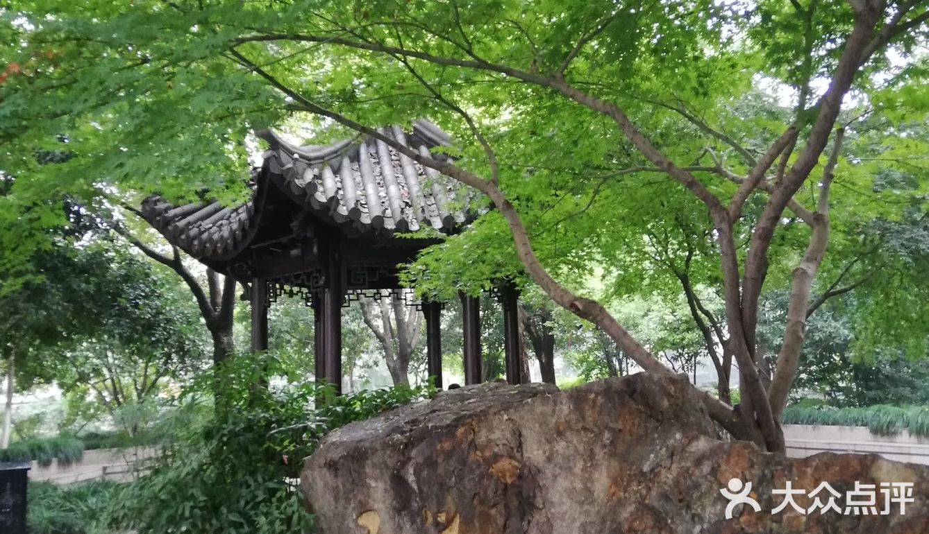 地处杭州庆春路菜市桥附近银江宾馆旁边,五洋公园是近几