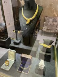 -御美西洋古董珠宝(亮马国际珠宝古玩城店)