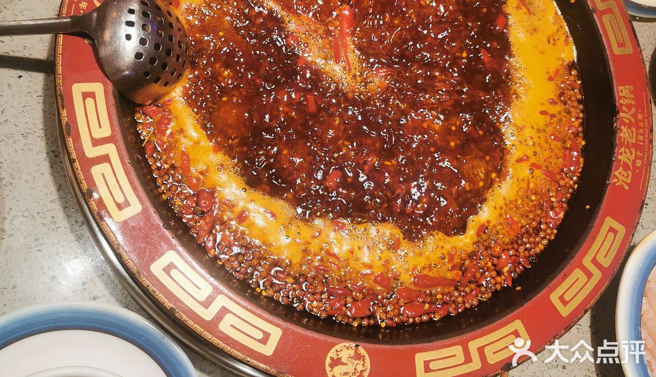 我们周一去吃都拍了很久的队。环境：偏古风，很好