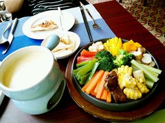 -香格里拉鱼跃地中海西餐厅·牛排披萨