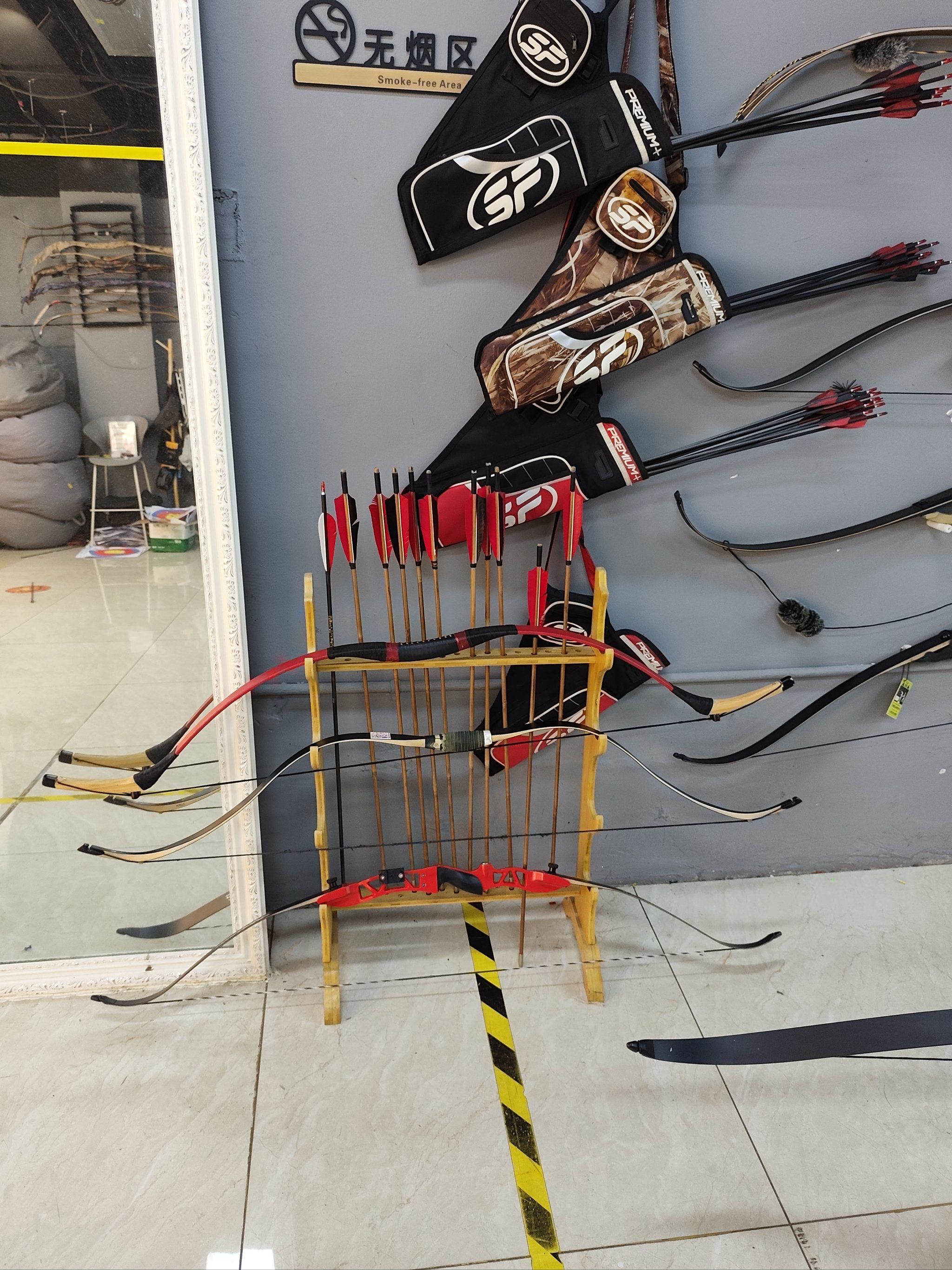 n环境:店内很多宝藏弓