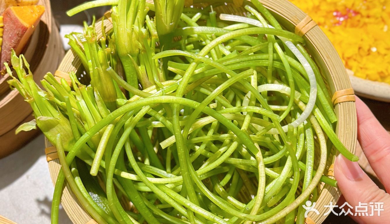 氛围🈵分的魔都山野火锅！味道一绝