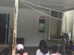 -小海豚国际游泳培训(长宁龙之梦酒店)