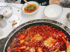 -卤校长老火锅(杨家坪直营店)