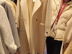 -王府井奥莱临潼小镇(临潼店)