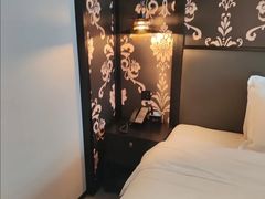 -万泊酒店(长沙五一广场国金中心店)