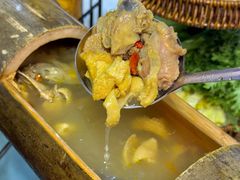 -刘姐啤酒鱼民族演艺餐厅(西街总店)