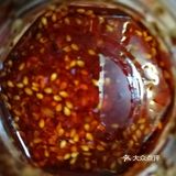 做好了蒸凉皮，都弄好了切点黄瓜丝、面筋，把凉皮拌起来