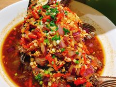 香煎鲫鱼-费大厨辣椒炒肉(新城吾悦广场店)