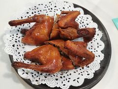 香茅玻璃脆皮乳鸽-明本湛江鸡•海鲜小厨(陈家祠店)
