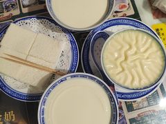 -广信牛奶甜品世家(台东店)