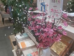 -钟书阁(群光广场店)