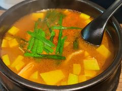 -明洞阿姨·韩式酱蟹烤肉·创意料理(三元桥店)