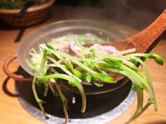 黑猪灼泉水时蔬-吃饭皇帝大(解放西路店)