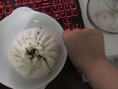 -白玉兰食品甜凤店(合生汇店)