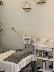 -柒朵科技美肤中心