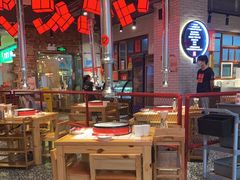 大堂-么肆烤肉·中式自助·烤肉大排档(街道口季佳PAI店)