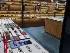 -罗伯特眼镜·蔡司官方授权(罗湖国贸店)
