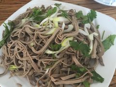 -溢心园香河肉饼总店