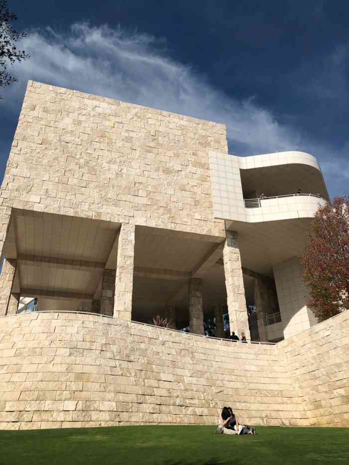 the getty museum store-"从洛杉矶市区驱车往西,到加州405号州.