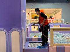 -新百广场(地铁站)