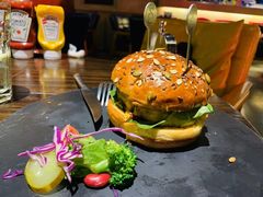 -HIGH FIVE哈福手工汉堡(桂林路店)